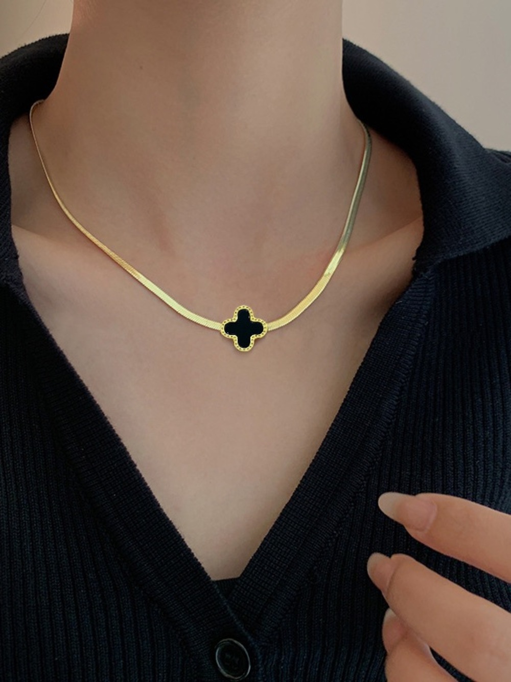 Gold and Black Clover Pendant Necklace & Bracelet Set - Women Jewelry - Picture 5 of 5